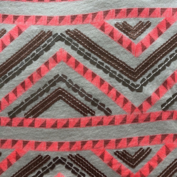 Super fun Express mini skirt Medium gold sequins ✨ - Picture 4 of 5